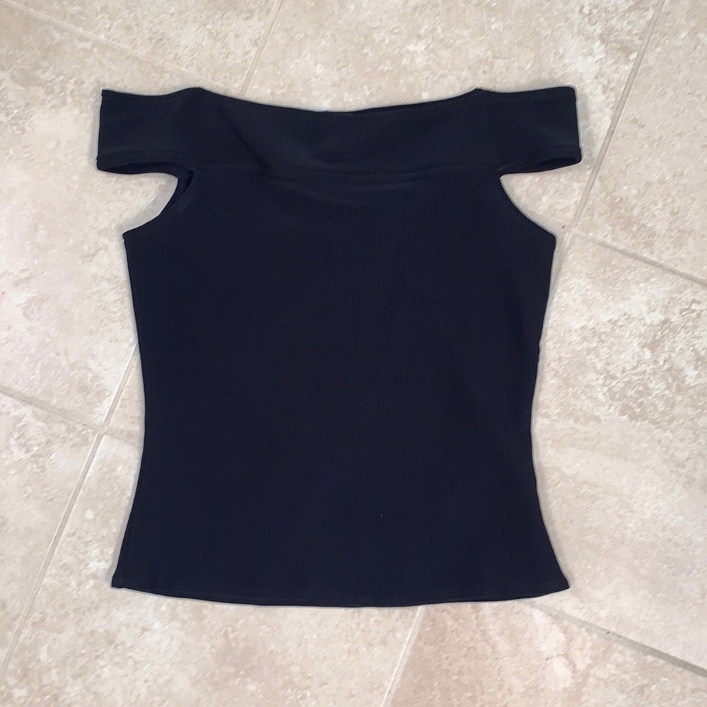 Ribbed Off-shoulder Guess Top Sz S